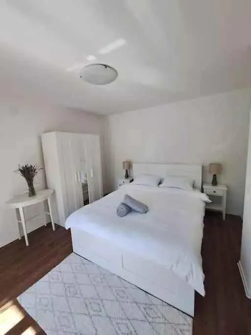 Holiday Home In Drivenik 51786